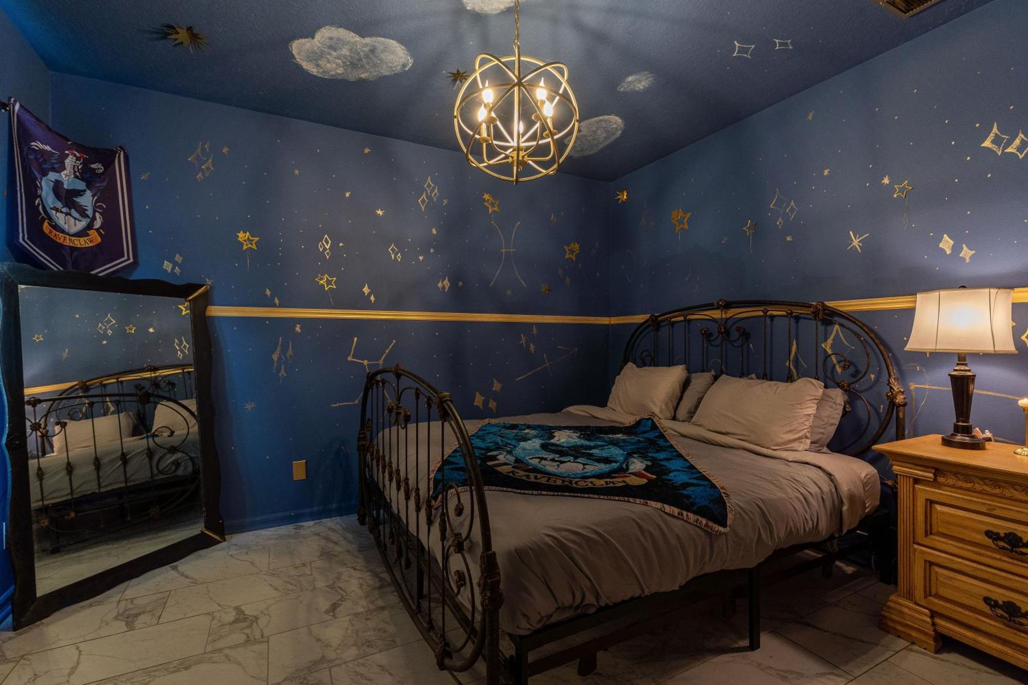 Holiday home At Hogwarts Harry Potter's Home, Free Parking, Pets Allowed