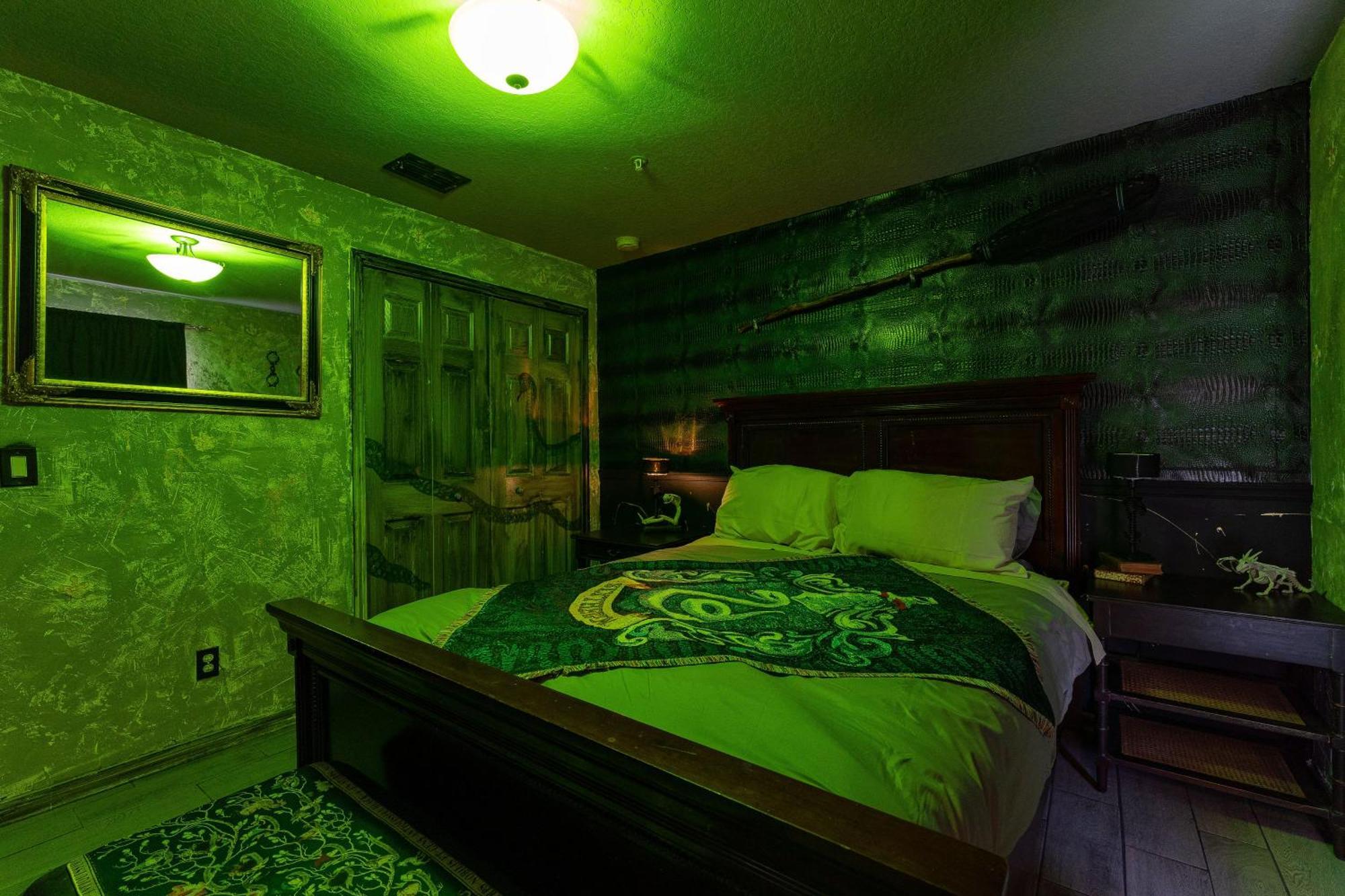 At Hogwarts Harry Potter's Home, Free Parking, Pets Allowed * Kissimmee